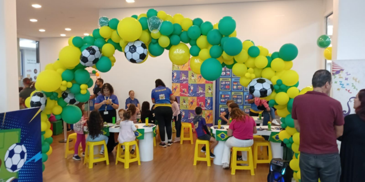 Troca de figurinhas e atividades infantis movimentam o fim de semana no Pátio Limeira Shopping